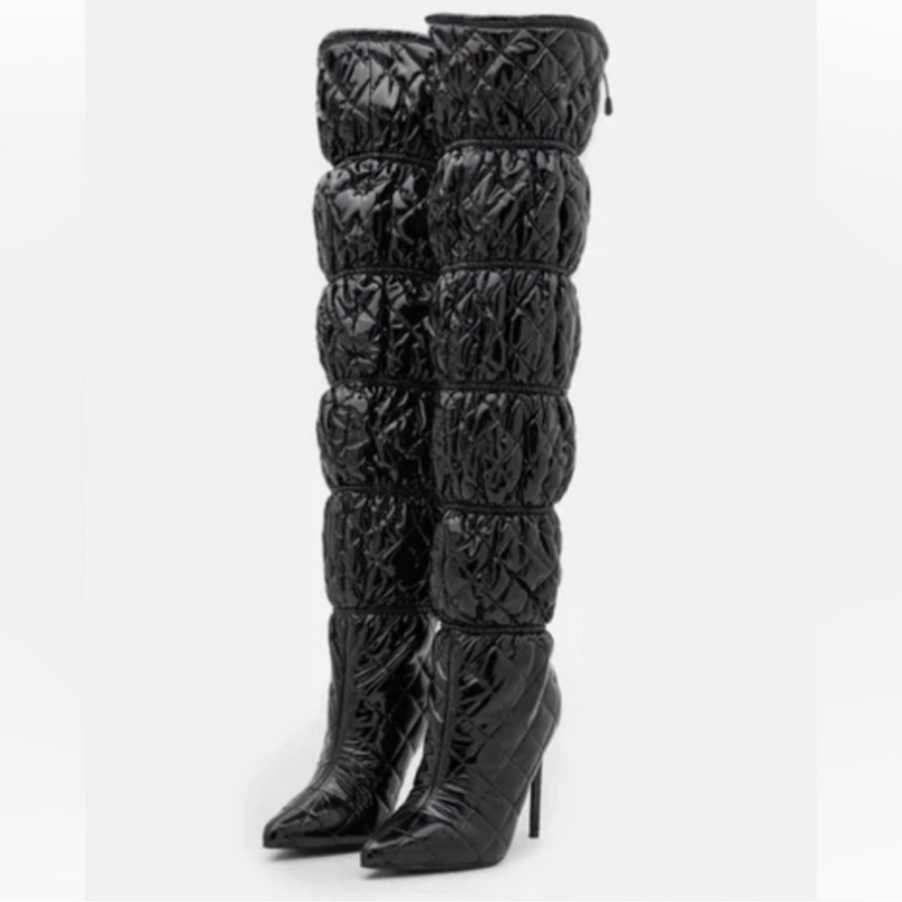 NWT Steve Madden Women’s Quilted Silhouette Over The Knee Boots Size 8.